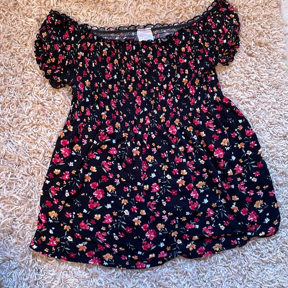 Small No Boundaries floral shirt